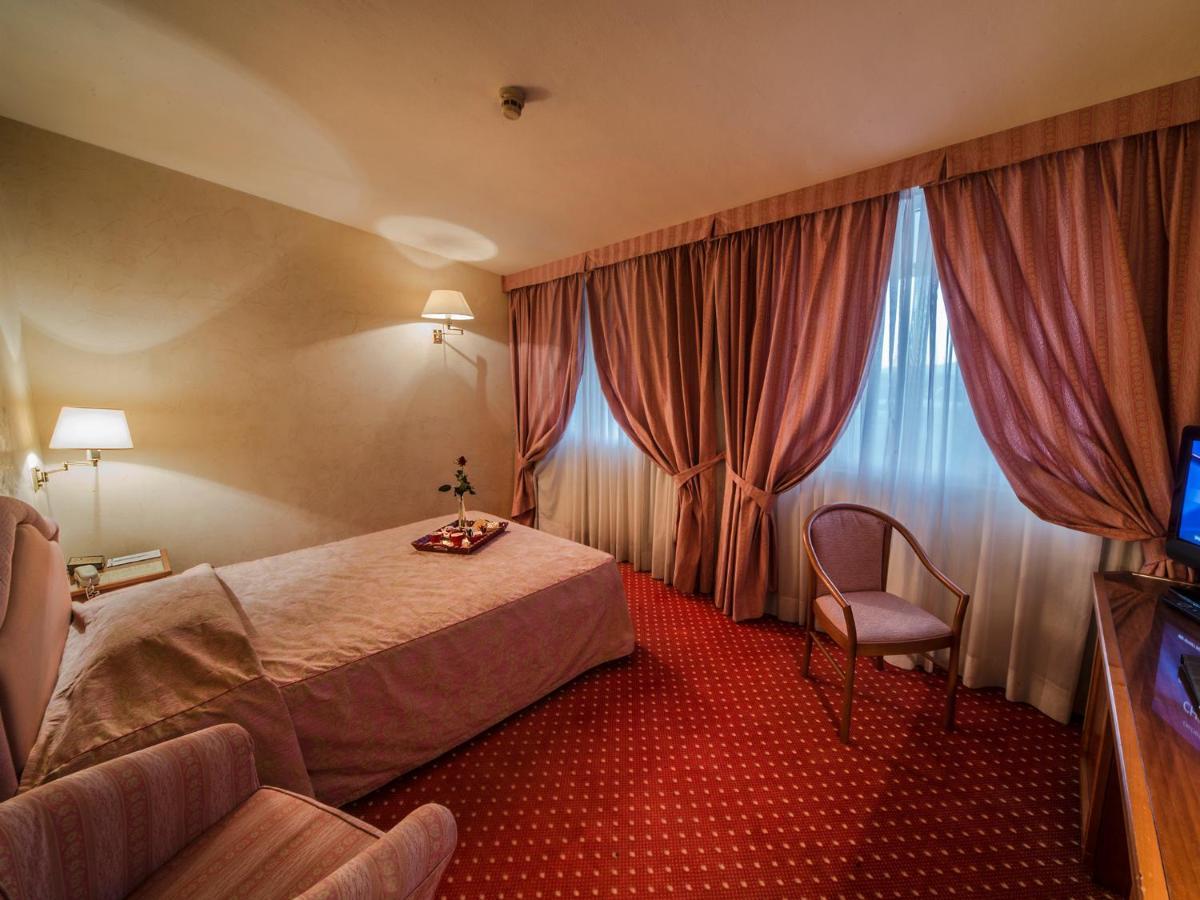 Hotel Valdarno Montevarchi Eksteriør bilde